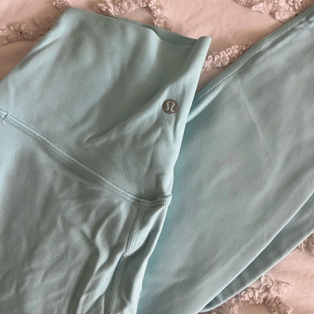 basically brand new leggings worn twice
light blue lulu leggings
size 6 - Picture 1 of 2
